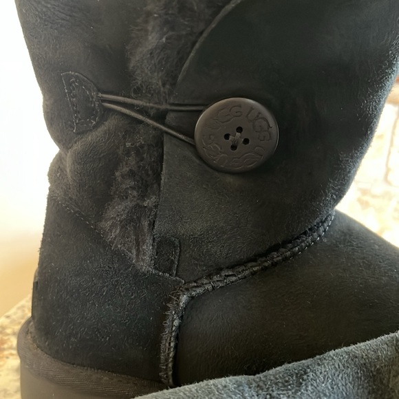 Bailey Button Uggs size 9 black - Picture 4 of 8